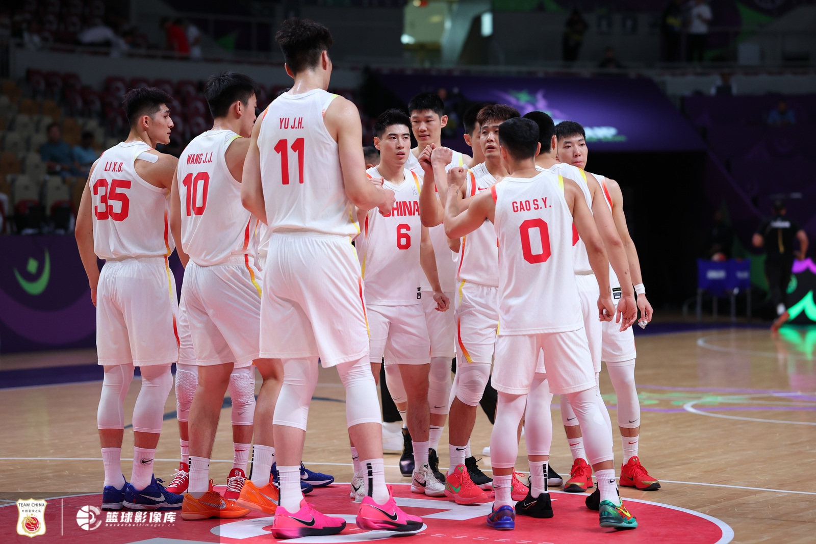 开云app-中国男篮已启程回国 抵达海口后原地解散 教练组将总结此次亚洲杯