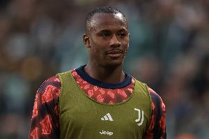 记者：尤文后卫贾洛今天推进与贝西克塔斯谈判，并接受体检